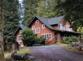 Large Lodge at Rainier Lodge (0.4 miles from entrance)