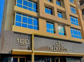 MIRADOR HOTEL, hotelli kohteessa Manama alueella Hoora