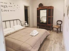 One bedroom appartement with terrace at Finocchito, hotel in Finocchito