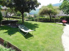 Experience Holiday between Mountain and Lake, hotel in Brentonico