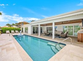 Beach Life! Close To Vanderbilt Beach! & ON THE WATER, Private Oasis, hótel í Naples