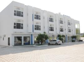 Nueva Boarding And Lodging, hotel v destinaci Rāmanagaram