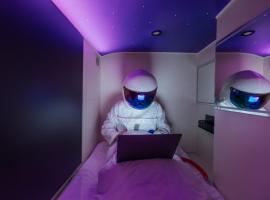 Capsule Hotel Constellation 91, hotel em Lviv