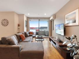 Terminus Apartment I Steps from Geelongs Buzz: Geelong şehrinde bir kiralık sahil evi