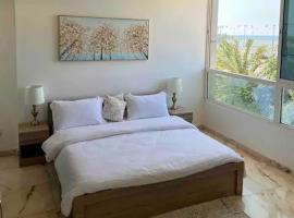 Luxurious Apartment Partial Sea View, hotel cerca de Floating Mosque, Yeda