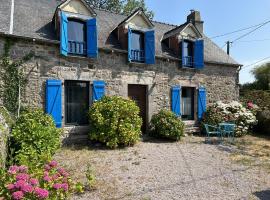 310 -Maison de charme 8personnes proche des plages, hotel in Fréhel