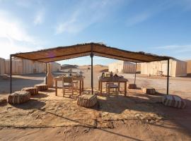 Erg Chegaga Desert Luxury Camp, hotell i El Gouera