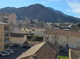 Studio avec balcon et vue panoramique sur le Cousson proche Thermes