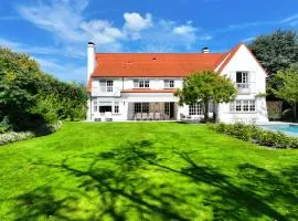 JAMES 83 - stunning luxury villa in Knokke le Zoute with large pool
