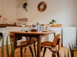 Contemporary flat, Derngate, sleeps 4, very central