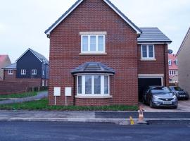 A1M Hampton Lakes Brand New Entire House, hotel in Peterborough