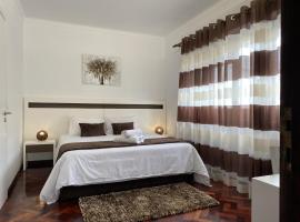 The Rock Guest House, hotell i Ponta Delgada