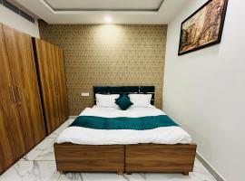 HAPPY HABITAT GUEST HOUSE, bed and breakfast a Greater Noida