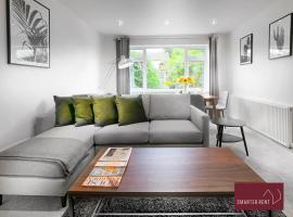 Sunninghill Village - 2 Bed - Parking and garden, hotel econômico em Ascot