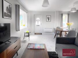 Wokingham - 2 Bed Stylish House, Central - Parking, apartma v mestu Wokingham