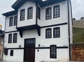 MECİT KAPTAN KONAĞI