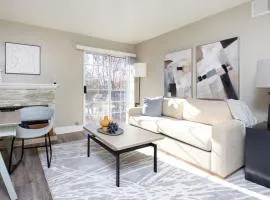 Landing Modern Apartment with Amazing Amenities (ID8118X32)