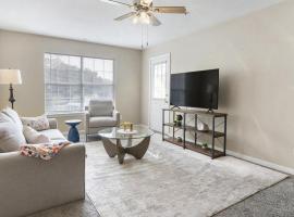 Landing Modern Apartment with Amazing Amenities (ID1402X064), pet-friendly hotel in Slidell