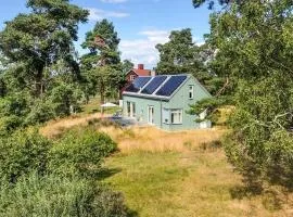 Stunning Home In Adelsö With Kitchen