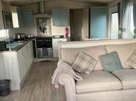 GDs Luxury Caravan Hire Turnberry Holiday Park, campsite in Turnberry