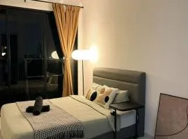 Cosy Sky Tree 5 min walk to Aeon Bukit Indah JB Legoland Exclusive Room Suite By HomeSpace