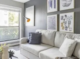 Landing Modern Apartment with Amazing Amenities (ID1002X045)