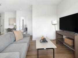 Landing Modern Apartment with Amazing Amenities (ID7745X98), apartment in Albuquerque