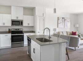 Landing Modern Apartment with Amazing Amenities (ID1377X491), hotel en Pflugerville