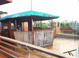 Casa de madera the wooden house, hotel v destinaci Cabuyao