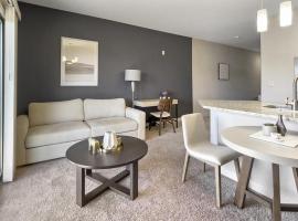 Landing Modern Apartment with Amazing Amenities (ID1228X214) – apartament w mieście Greenville