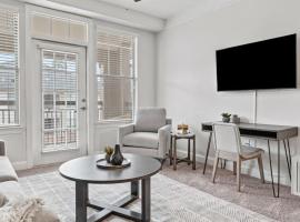 Landing Modern Apartment with Amazing Amenities (ID8773X70), Hotel in Matthews