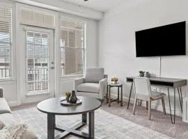 Landing Modern Apartment with Amazing Amenities (ID8773X70)