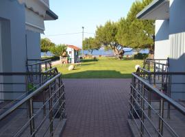 Akrogiali studios, vacation rental in Vasilika