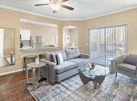 Landing Modern Apartment with Amazing Amenities (ID8612X34), hotel in Pinellas Park
