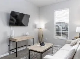 Landing Modern Apartment with Amazing Amenities (ID8114X65)