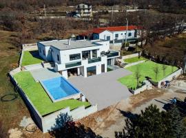 Kotedža Luxury villa Neptune near Imotski, private pool pilsētā Gornji Vinjani