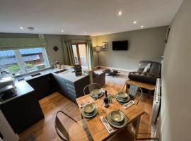 The Poplars - Cosy Modern Flat with Great Networking, hotel económico en Telford