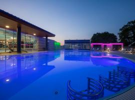 Résidence des Bains, hotel v destinácii Casteljaloux
