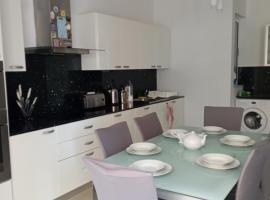 Apartment in San Julijans, apartment in St Julian's