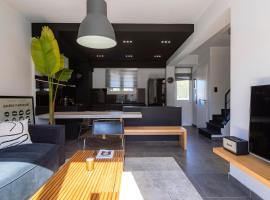 Urban F House, hotel in Kanálion