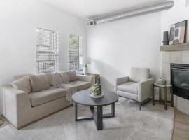 Landing Modern Apartment with Amazing Amenities (ID1248X586), apartamento em Boulder