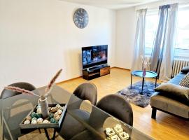 Spacious apartment Mannheim/Neckarau + balcony, ξενοδοχείο σε Neckarau