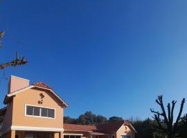 CASA BARRIO CERRADO EN LUJAN LA CONCEPCION, Hotel in Luján