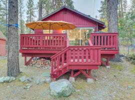 Cozy Wrightwood Cabin Family and Pet Friendly!，賴特伍德的飯店