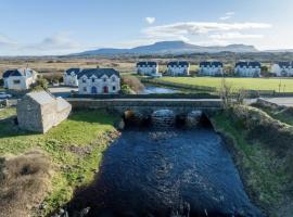 Fishermans Cottage Stunning Two Bedroom with Views close to town, cottage in Bundoran