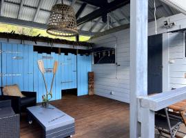 Propriete d'une chambre a Capesterre de Marie Galante a 300 m de la plage avec wifi: Capesterre şehrinde bir kulübe