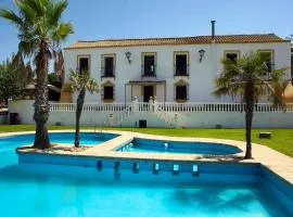 8 bedrooms chalet with private pool terrace and wifi at Alcala de Guadaira