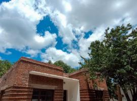 Casa Nuestra Hostal, hotel in Salta