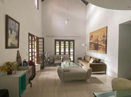 Casa Spa para relaxar e ter contato com a natureza โรงแรมสำหรับครอบครัวในกามาราจิบี
