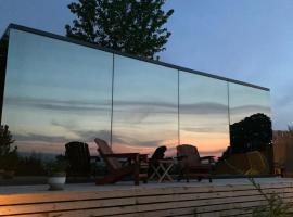 Perspective Mirror House, cottage in Kocaeli